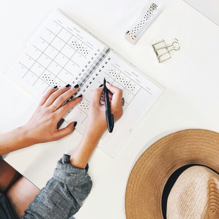 Nous concevons des formations interactives et adaptées à vos besoins pour un apprentissage concret et efficace.
